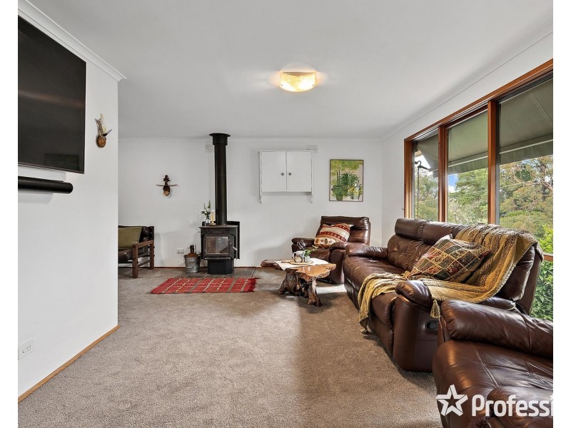 86 Johns Crescent, Mount Evelyn VIC 3796