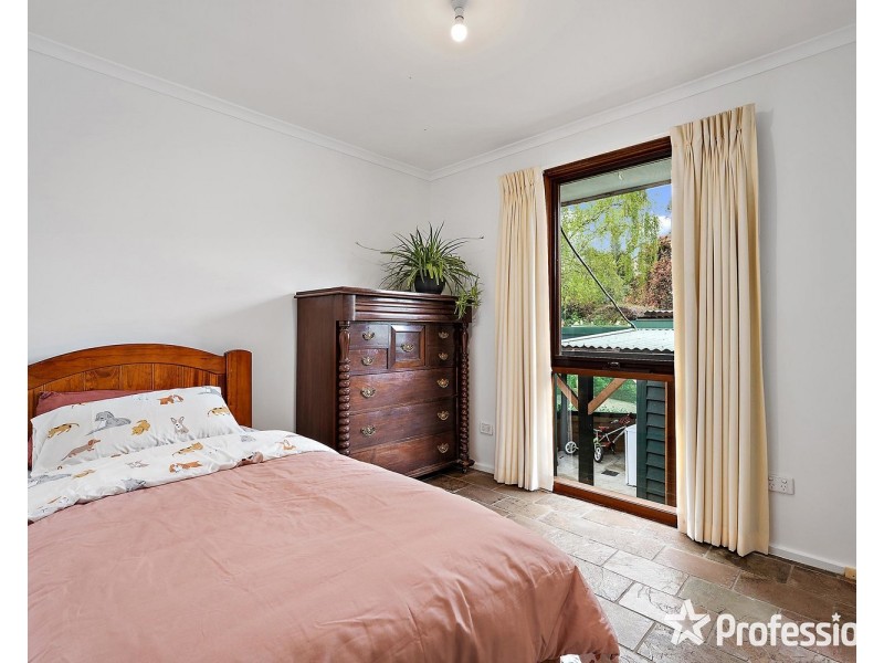 86 Johns Crescent, Mount Evelyn VIC 3796