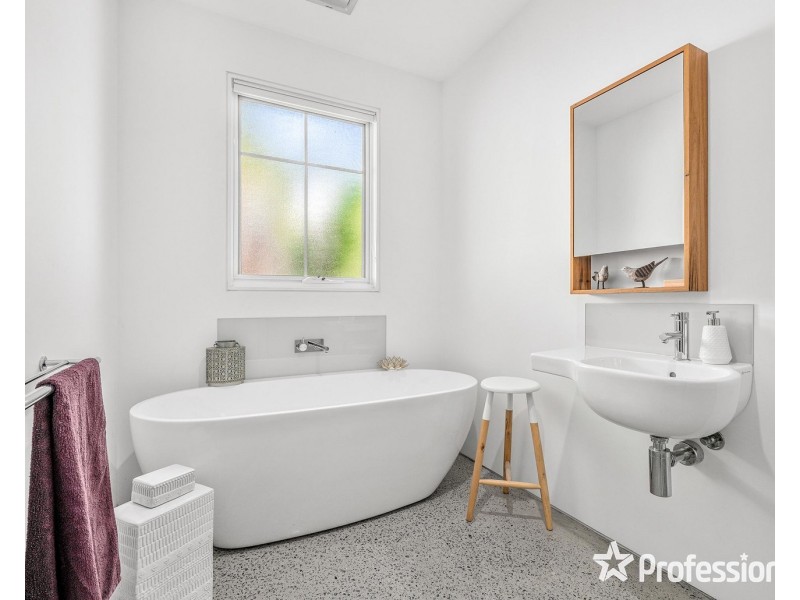 27A Spring Street, Mount Evelyn VIC 3796