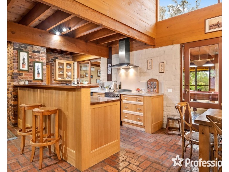 5 Davey Road, Mount Evelyn VIC 3796