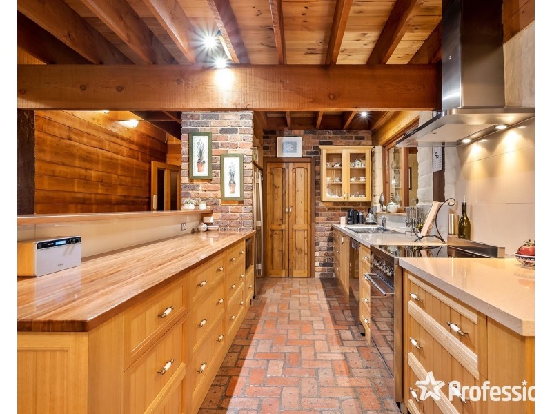 5 Davey Road, Mount Evelyn VIC 3796