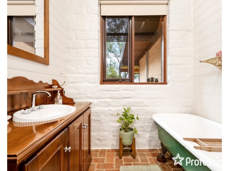 5 Davey Road, Mount Evelyn VIC 3796