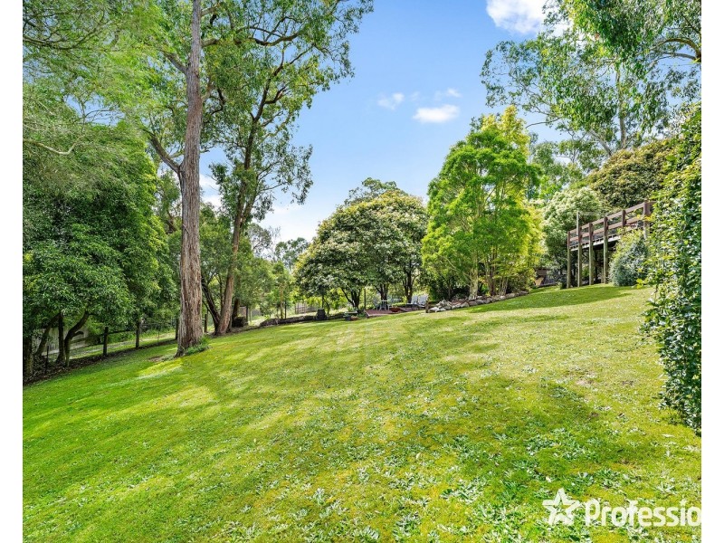 5 Davey Road, Mount Evelyn VIC 3796