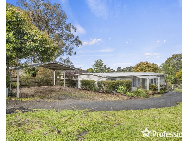 16 Russell Street, Mount Evelyn VIC 3796