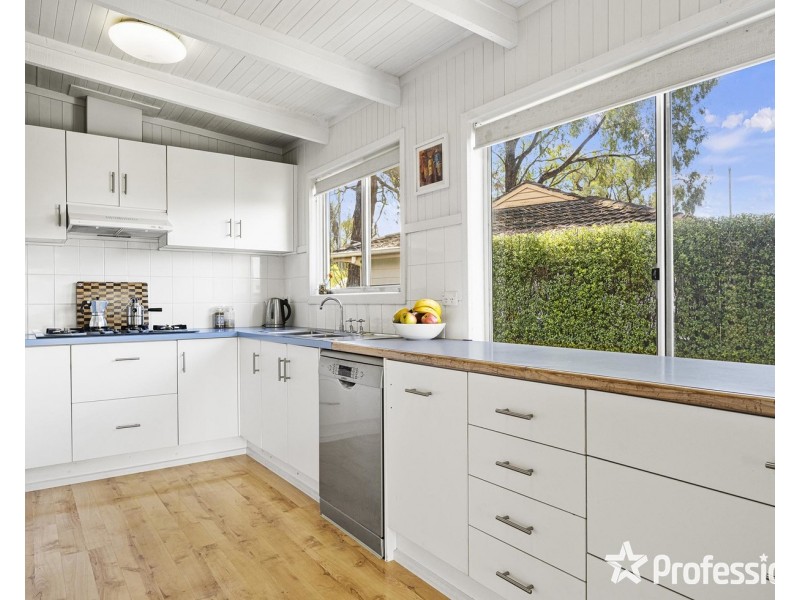 16 Russell Street, Mount Evelyn VIC 3796