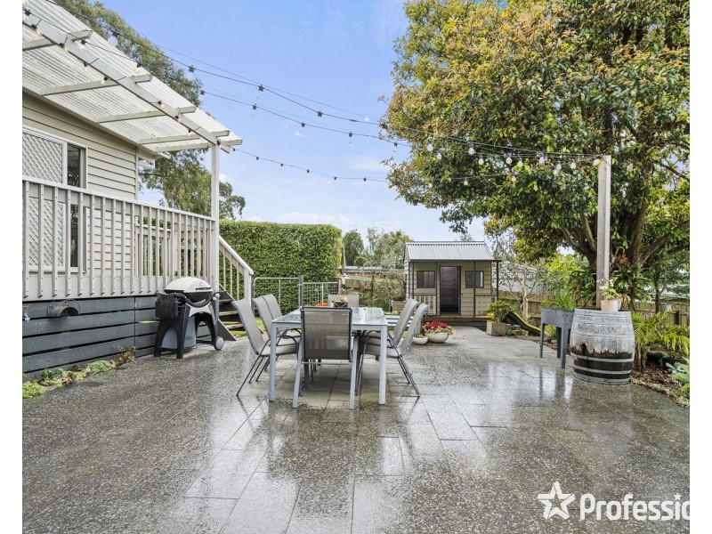 16 Russell Street, Mount Evelyn VIC 3796