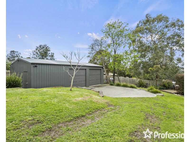 16 Russell Street, Mount Evelyn VIC 3796