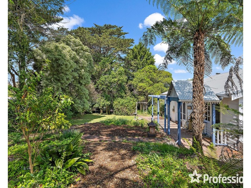 9 Buckmaster Drive, Mount Evelyn VIC 3796