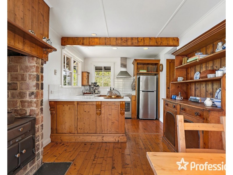 9 Buckmaster Drive, Mount Evelyn VIC 3796