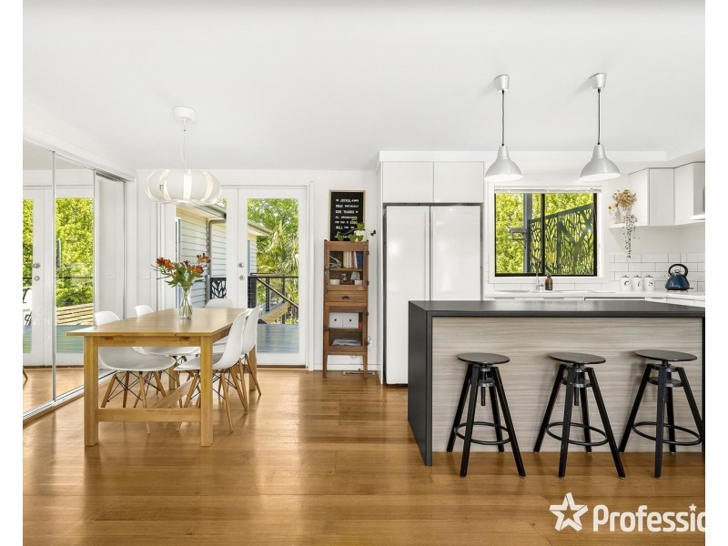 8 Wanda Avenue, Wandin North VIC 3139