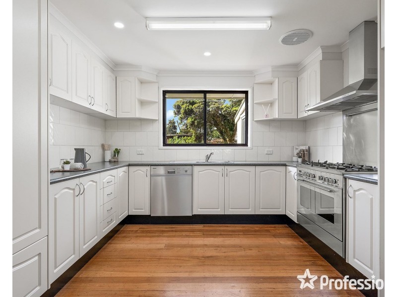 4 Priestley Crescent, Mount Evelyn VIC 3796