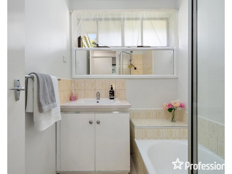 4 Priestley Crescent, Mount Evelyn VIC 3796