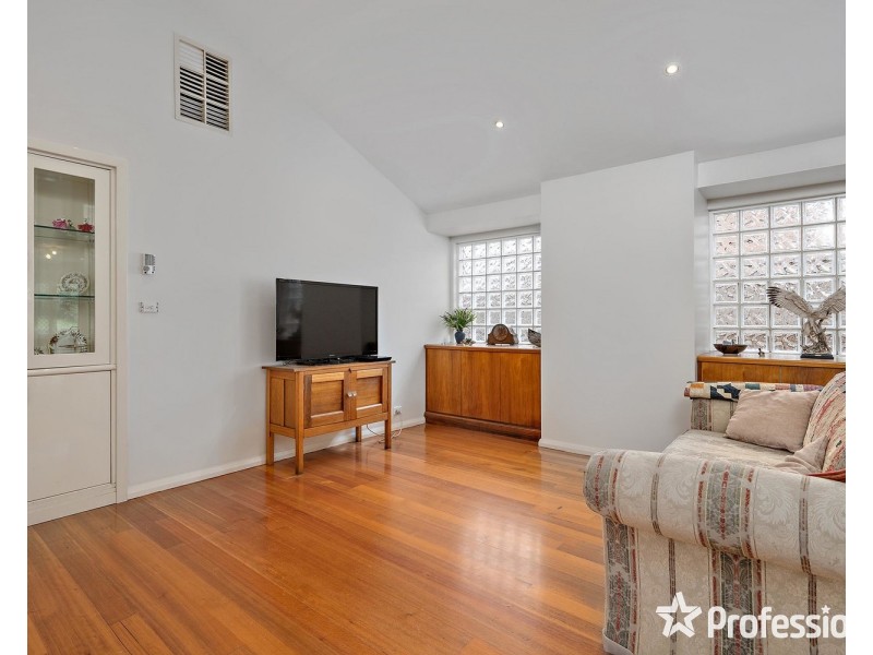 21 Wellington Road, Wandin North VIC 3139