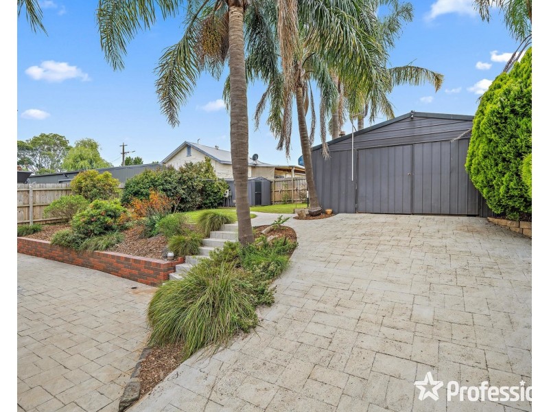 21 Wellington Road, Wandin North VIC 3139