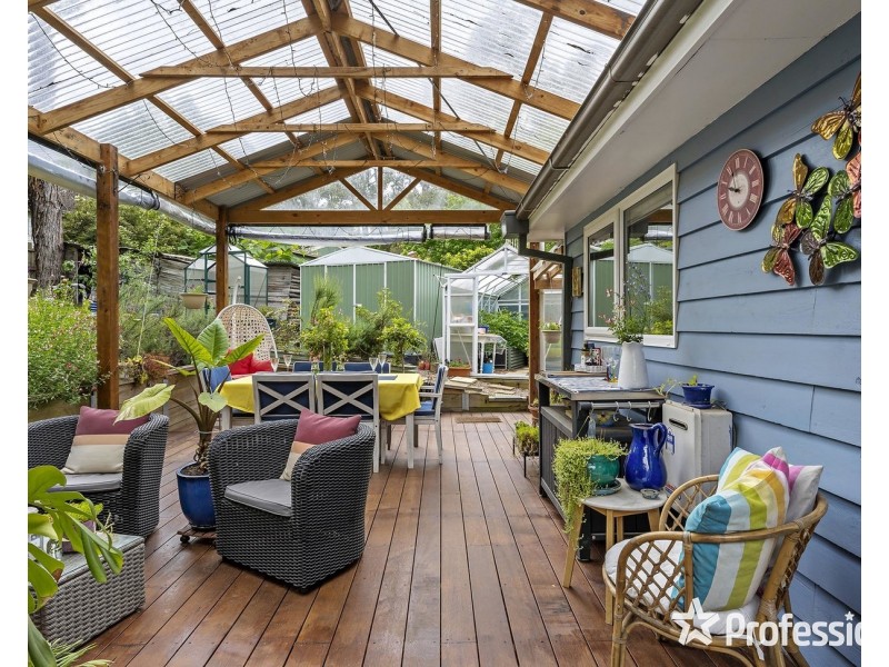 17 Reserves Road, Mount Evelyn VIC 3796