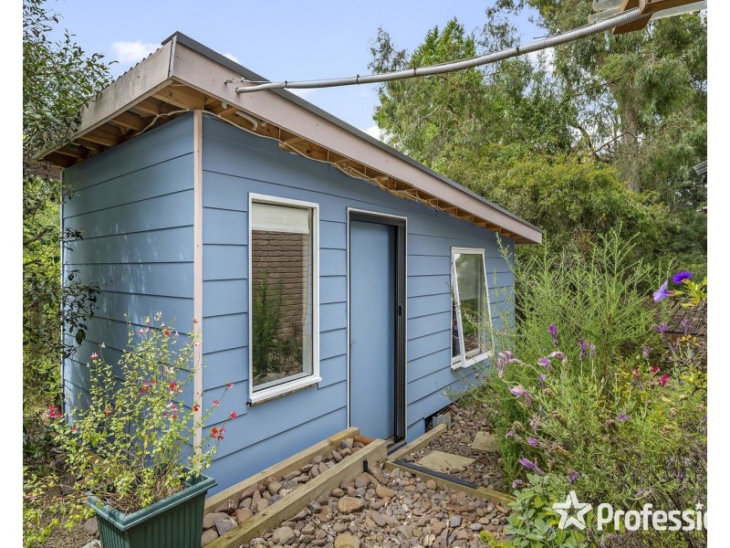 17 Reserves Road, Mount Evelyn VIC 3796