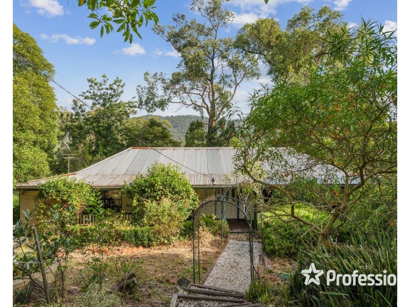 73 Quinn Crescent, Mount Evelyn VIC 3796