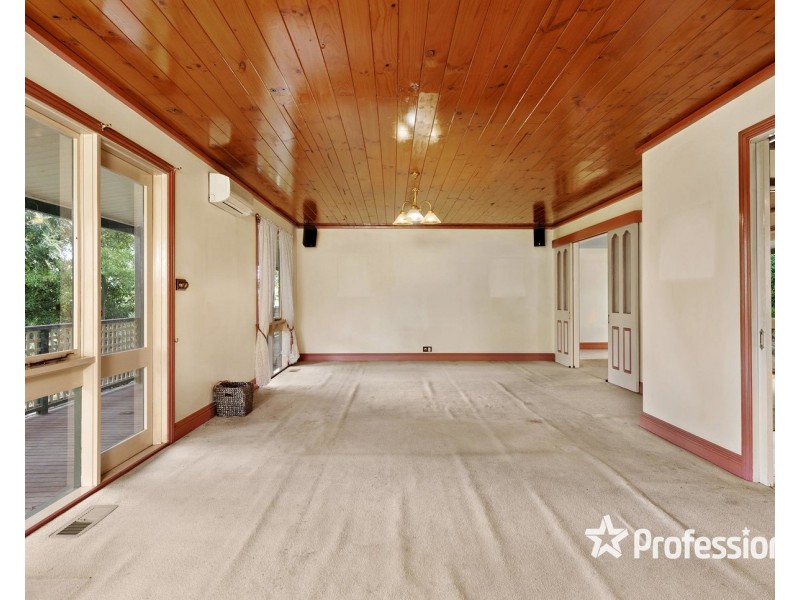 73 Quinn Crescent, Mount Evelyn VIC 3796