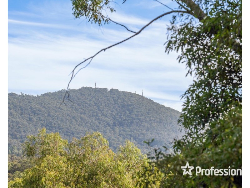 73 Quinn Crescent, Mount Evelyn VIC 3796