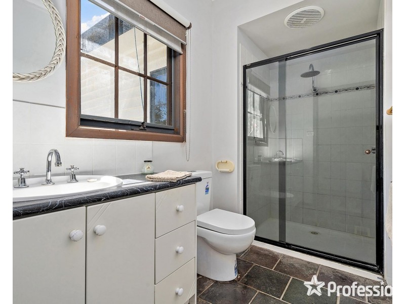 250 Warburton Highway, Wandin North VIC 3139