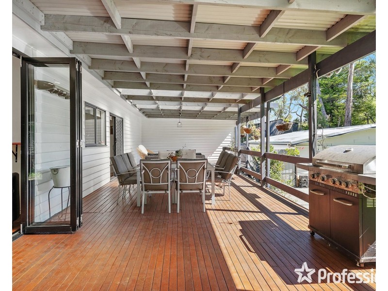 250 Warburton Highway, Wandin North VIC 3139