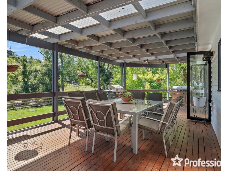 250 Warburton Highway, Wandin North VIC 3139