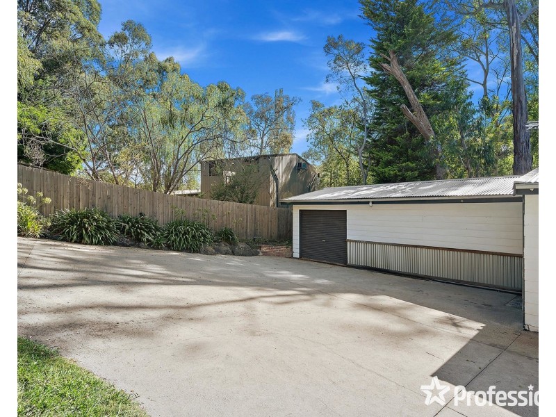 250 Warburton Highway, Wandin North VIC 3139