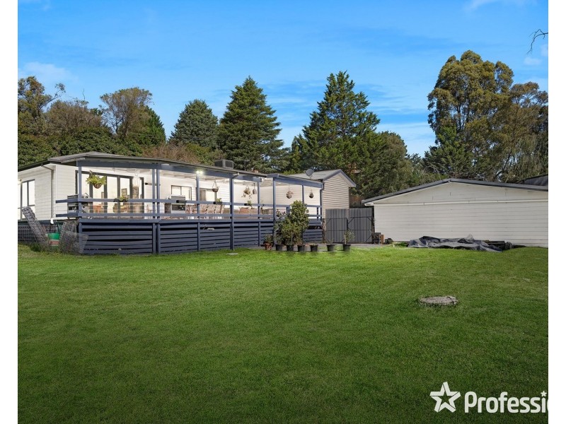 250 Warburton Highway, Wandin North VIC 3139