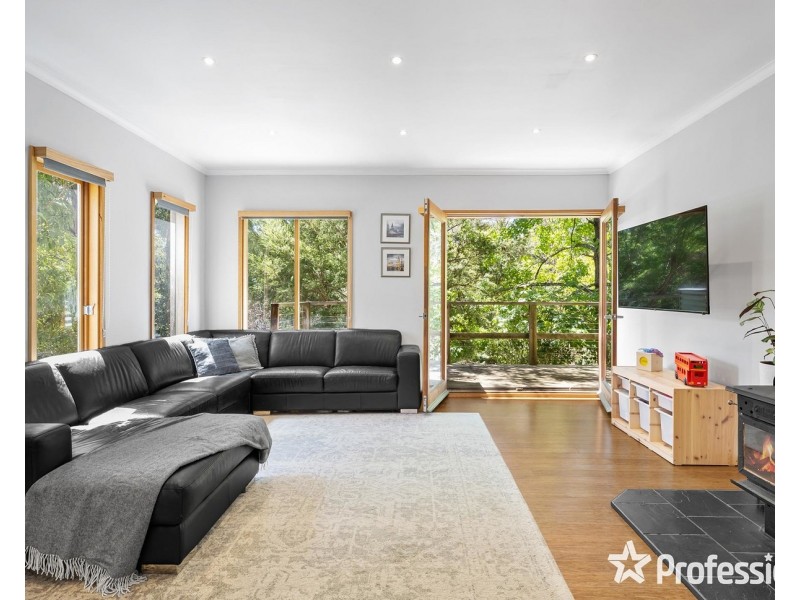 4 Currajong Avenue, Mount Evelyn VIC 3796