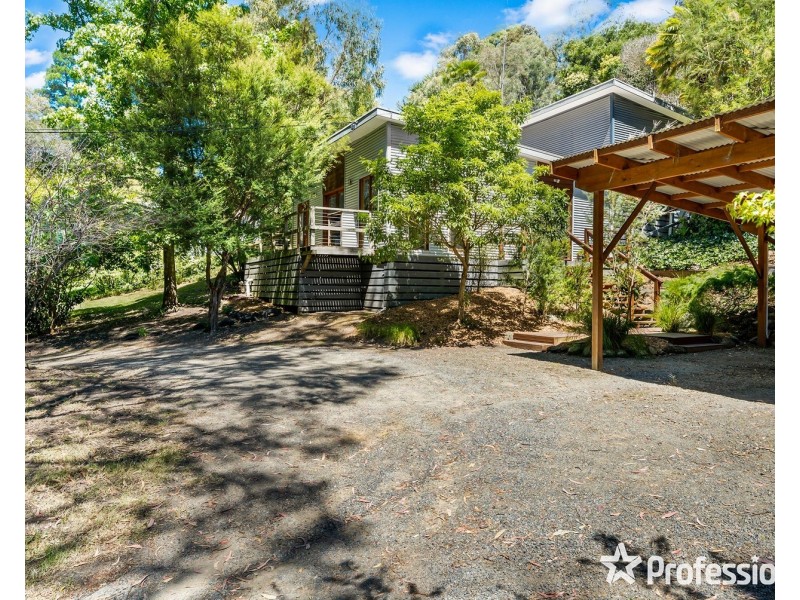 4 Currajong Avenue, Mount Evelyn VIC 3796