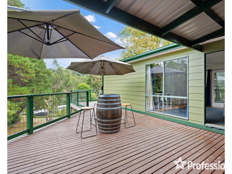 93 Commercial Road, Mount Evelyn VIC 3796