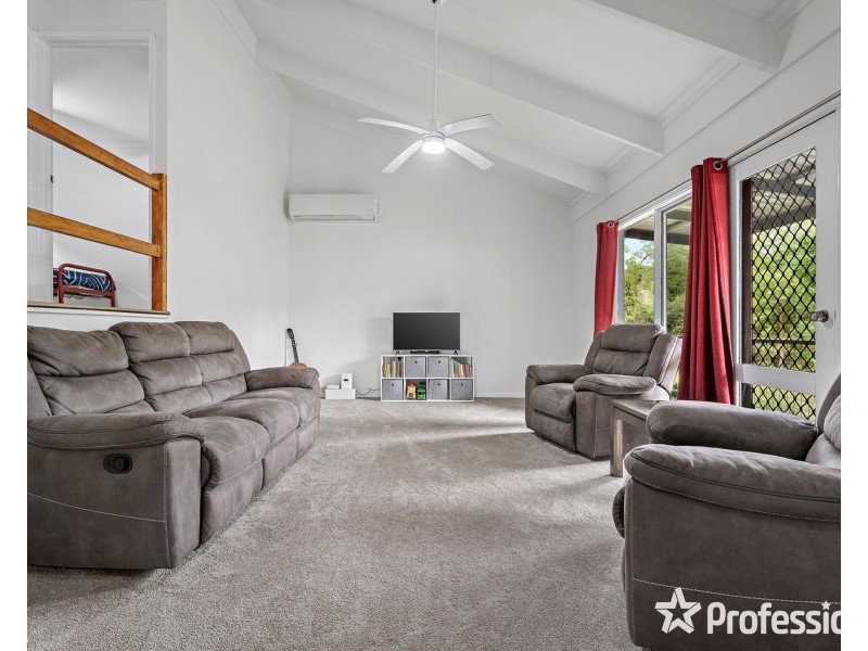 93 Commercial Road, Mount Evelyn VIC 3796