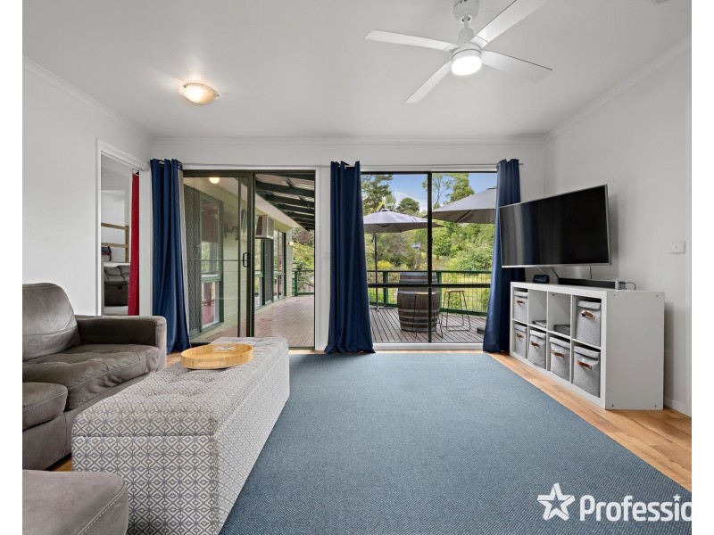 93 Commercial Road, Mount Evelyn VIC 3796