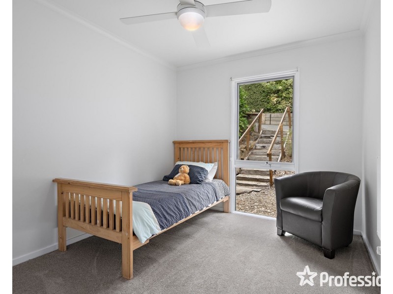 93 Commercial Road, Mount Evelyn VIC 3796