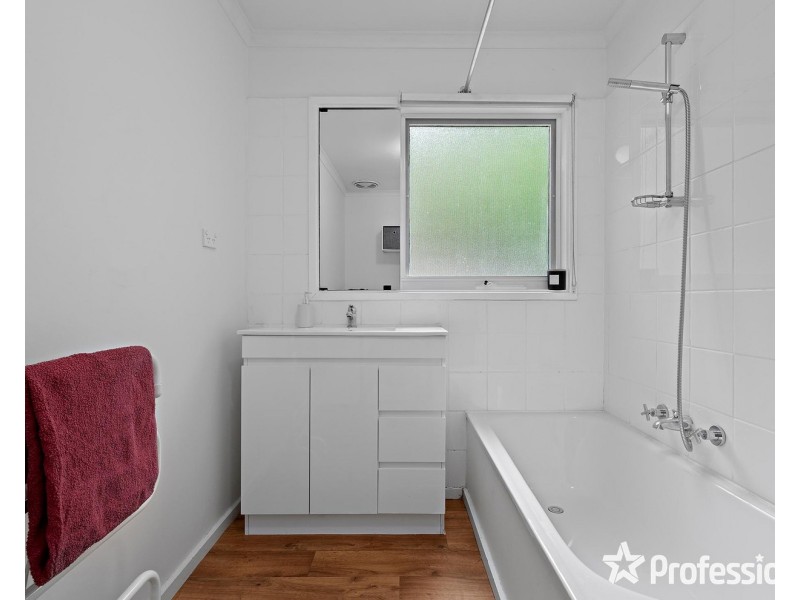 93 Commercial Road, Mount Evelyn VIC 3796