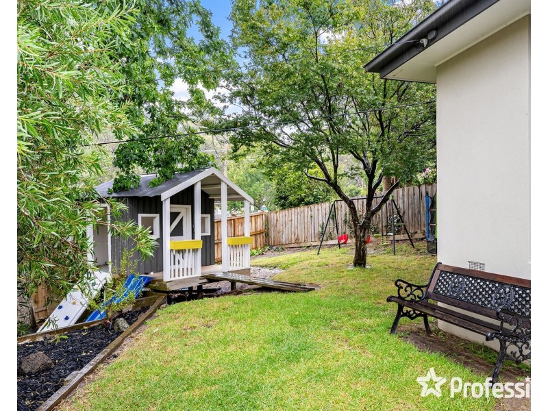 25 Hawkins Road, Montrose VIC 3765