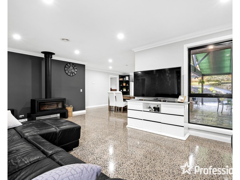 21 Fernhill Road, Mount Evelyn VIC 3796