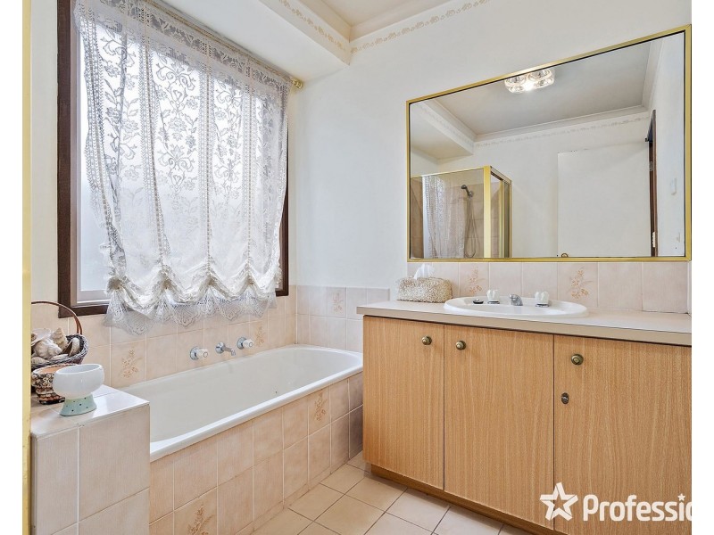 8 Jonathan Close, Bayswater North VIC 3153
