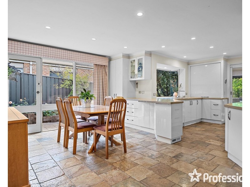 14 Beenak Road, Wandin North VIC 3139