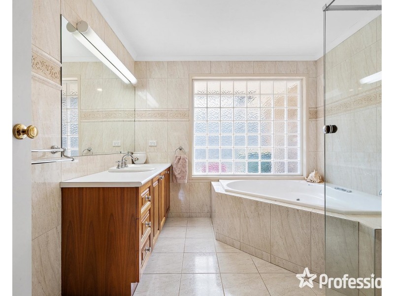 14 Beenak Road, Wandin North VIC 3139
