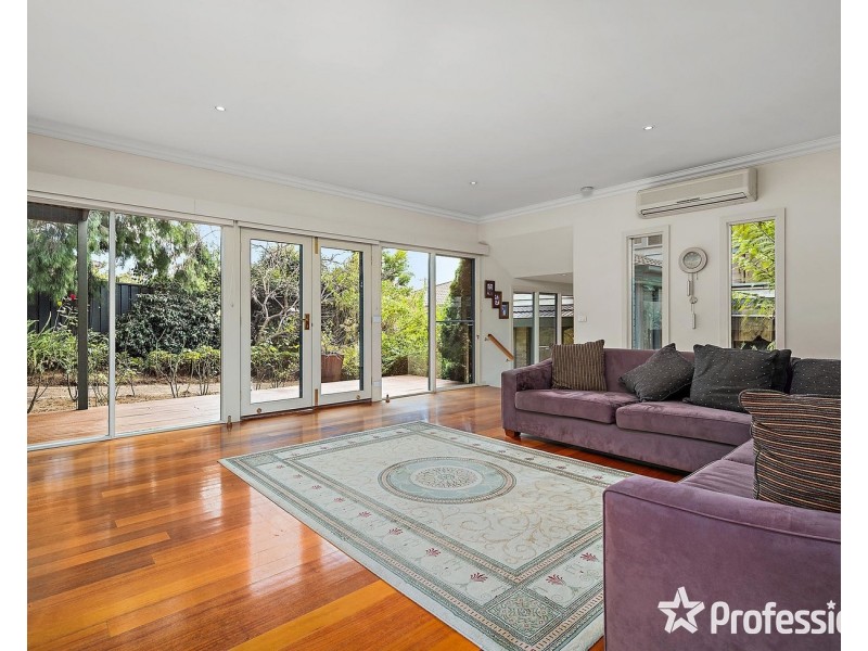 14 Beenak Road, Wandin North VIC 3139