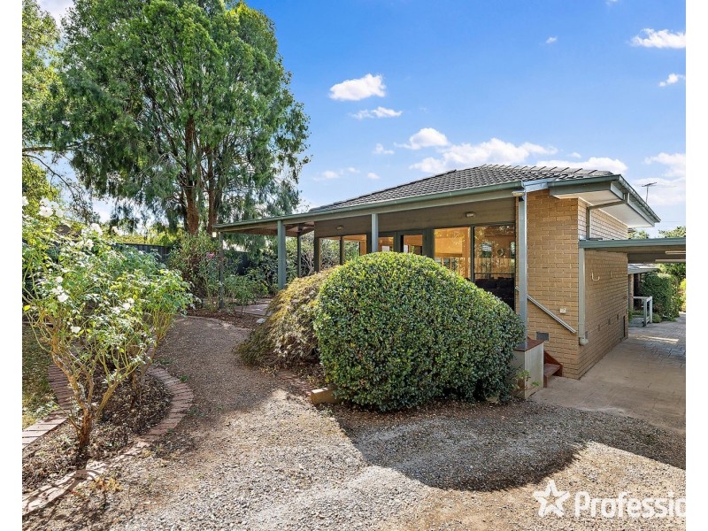 14 Beenak Road, Wandin North VIC 3139