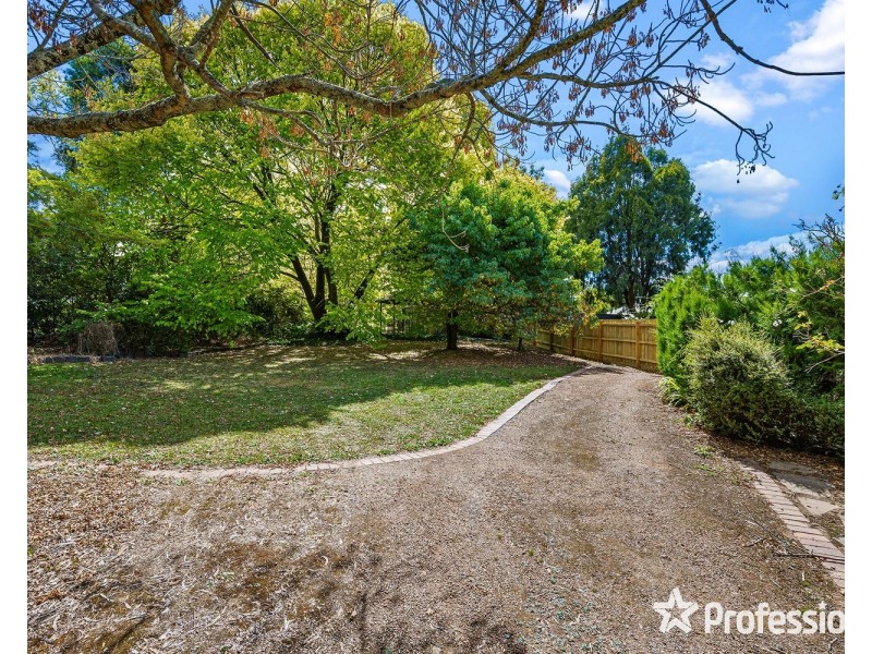 4 Park Street, Wandin North VIC 3139