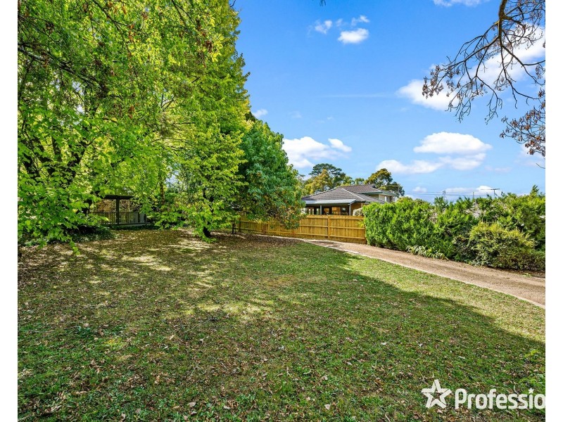 4 Park Street, Wandin North VIC 3139