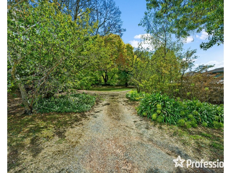 4 Park Street, Wandin North VIC 3139