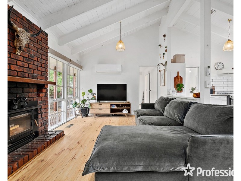 107 Commercial Road, Mount Evelyn VIC 3796