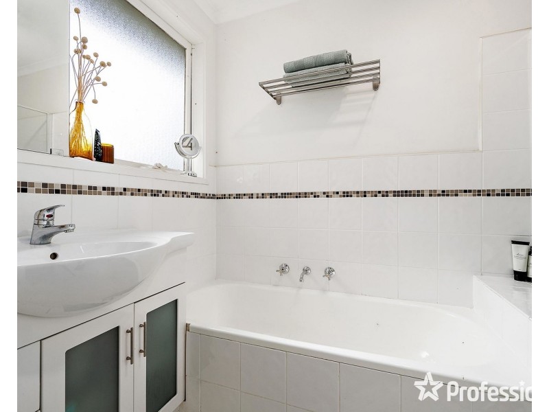 107 Commercial Road, Mount Evelyn VIC 3796