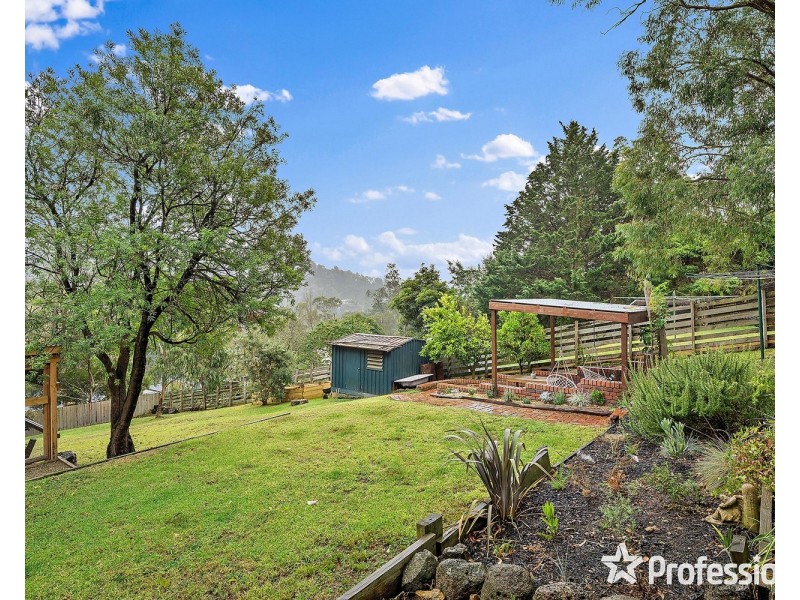 107 Commercial Road, Mount Evelyn VIC 3796