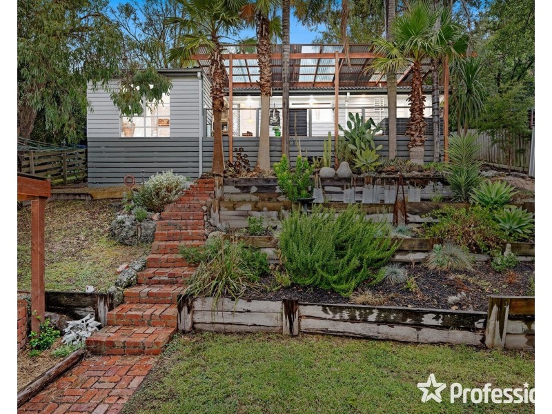 107 Commercial Road, Mount Evelyn VIC 3796