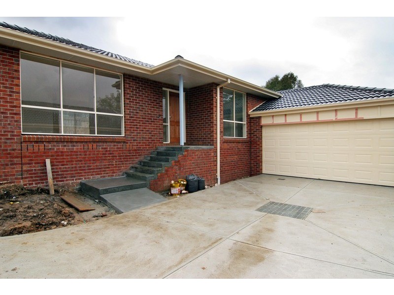 2/82 Hereford Road, Mount Evelyn VIC 3796